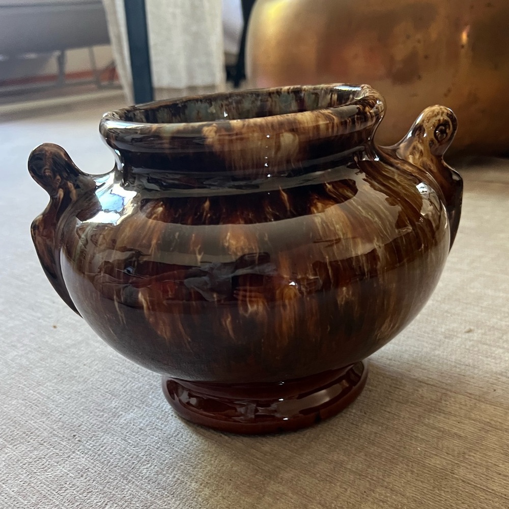 Vintage 1930s Brush McCoy Onyx Urn
